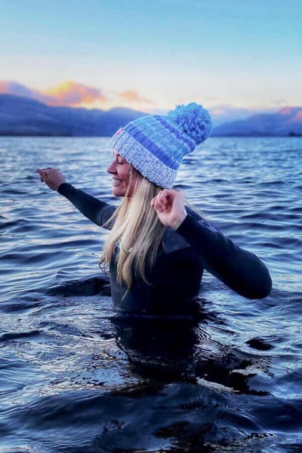 Wave Reflective Super Bobble Hat - Image 3