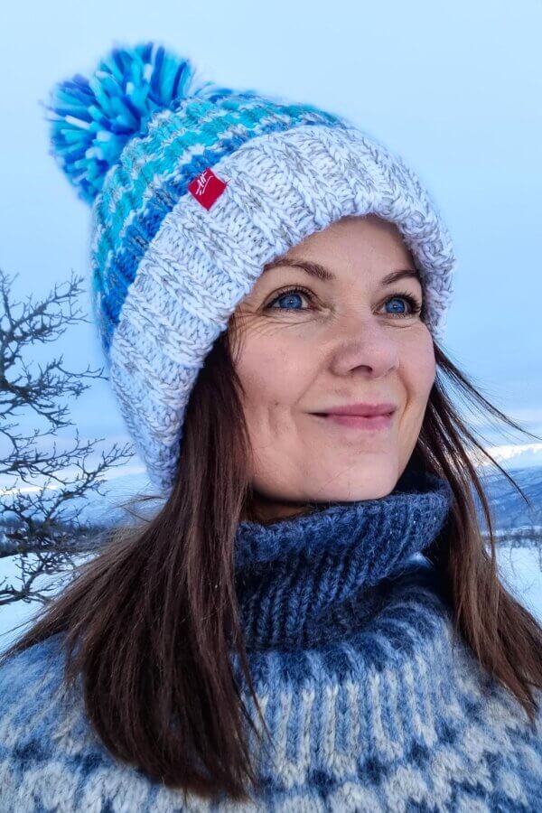 Wave Reflective Super Bobble Hat - Image 5
