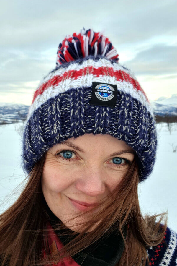 Navy Red Reflective Super Bobble Hat - Image 2