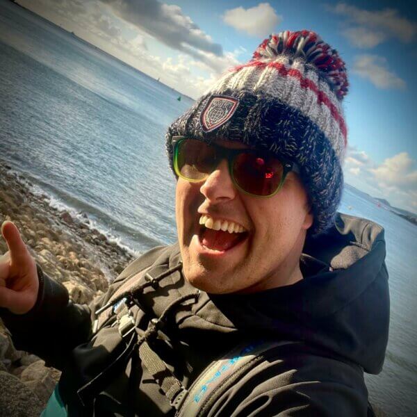 Navy Red Reflective Super Bobble Hat - Image 6