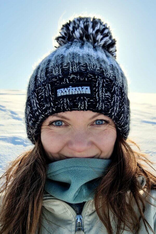 Gradient Dark Winter Sky Reflective Super Bobble Hat - Image 3